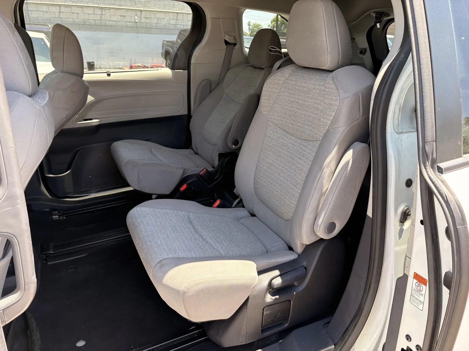 Used 2023 Toyota Sienna LE FWD image 9