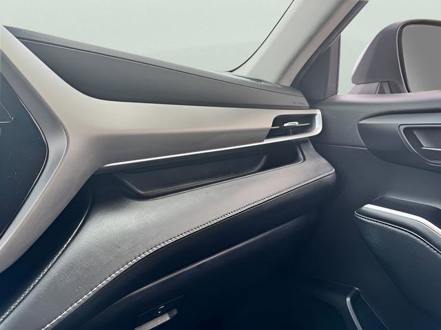 Used 2021 Toyota Highlander LE image 35