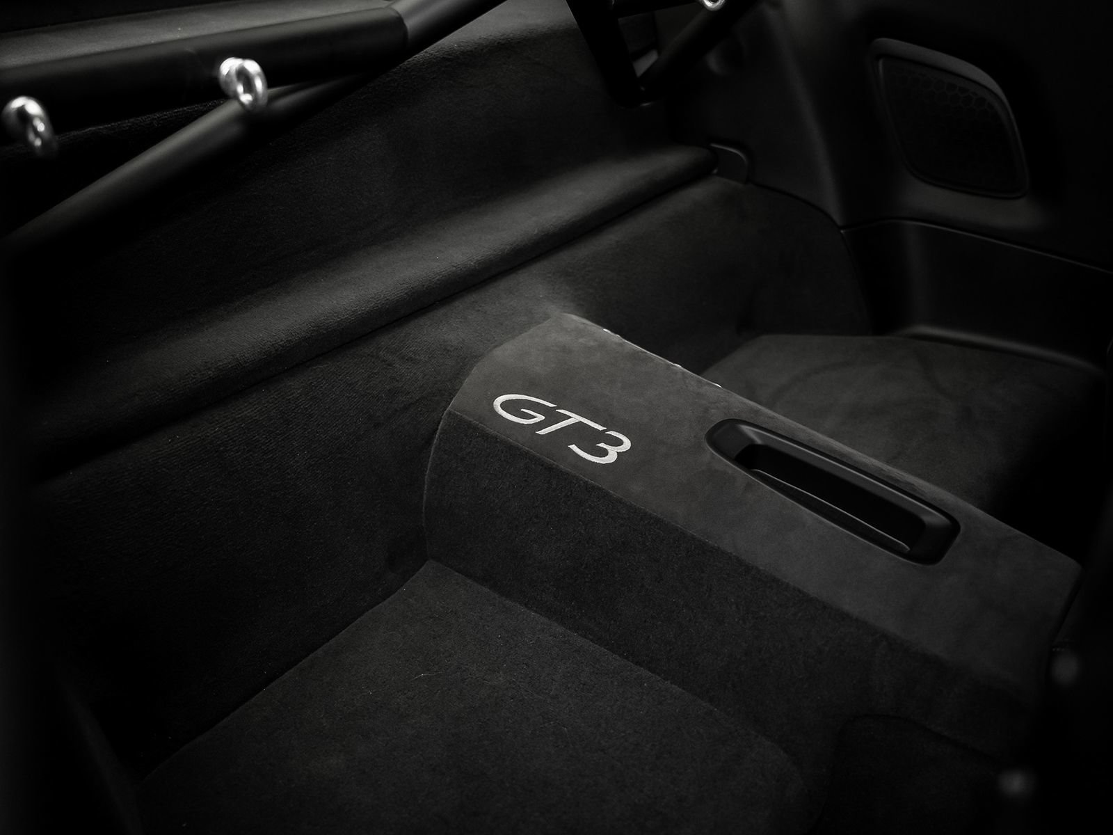 Used 2018 Porsche 911 GT3 RWD image 38