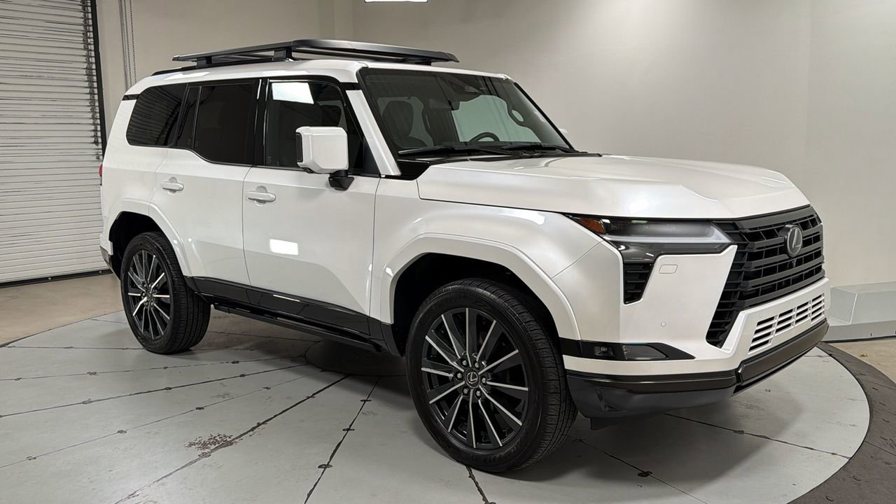 Used 2024 Lexus GX 550 550 Luxury+ w/ Accessory Package (Z1) image 3