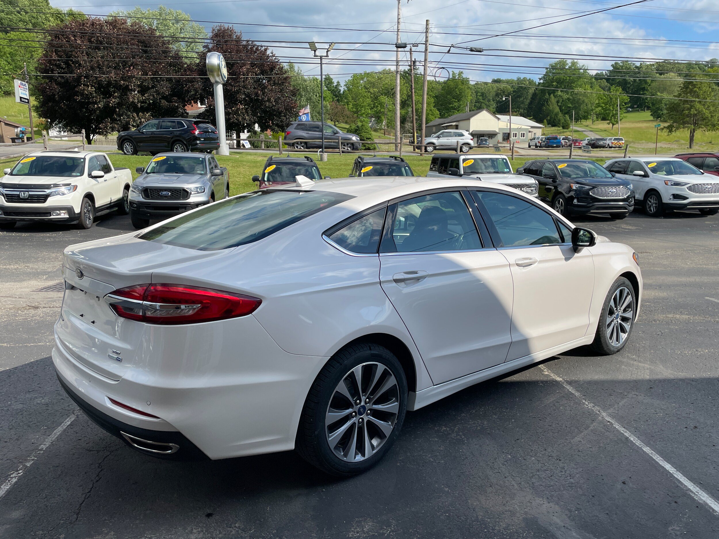 Used 2020 Ford Fusion SE AWD/4WD image 5