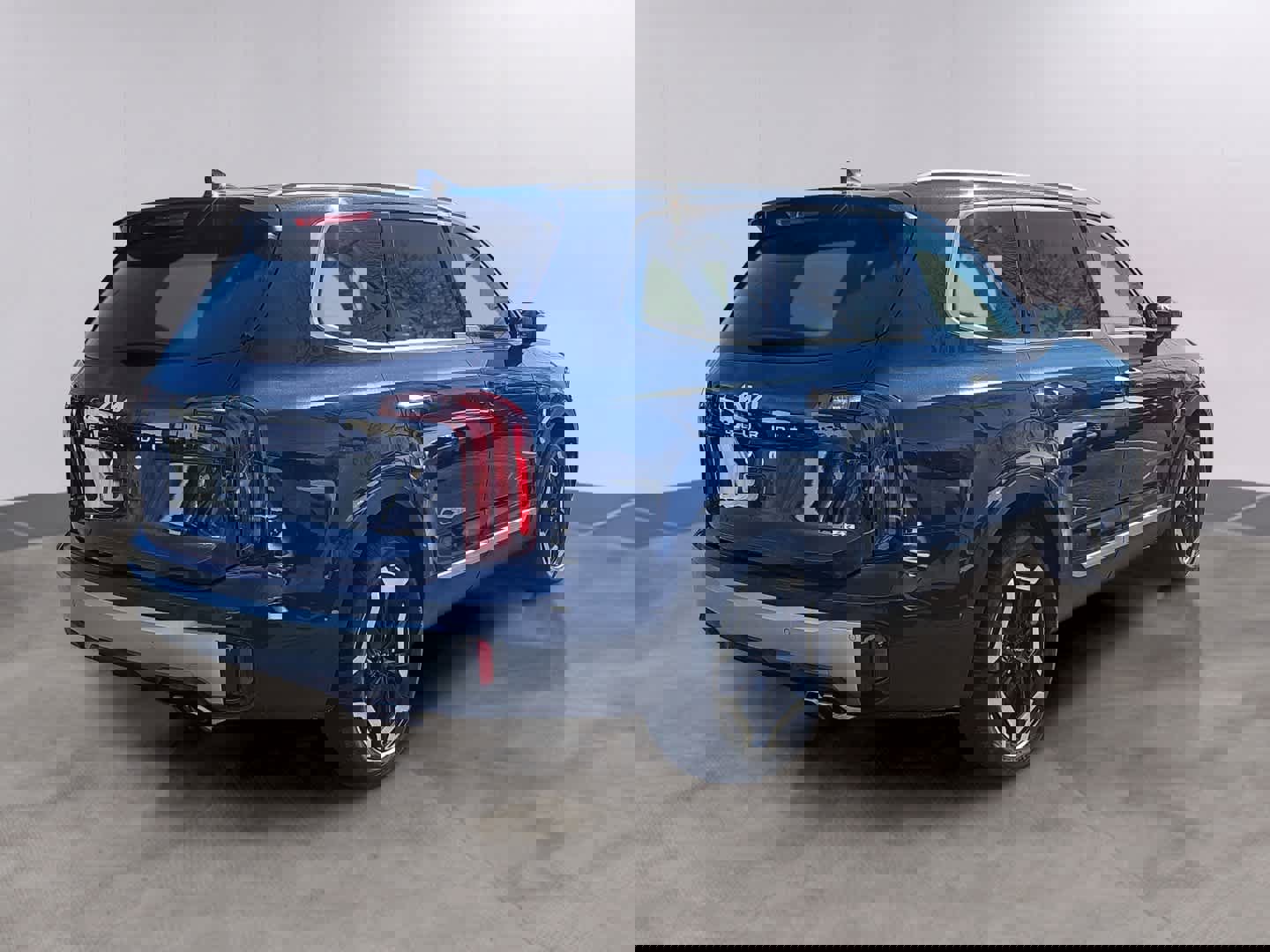 Certified 2023 Kia Telluride S w/ S Sunroof Package image 4