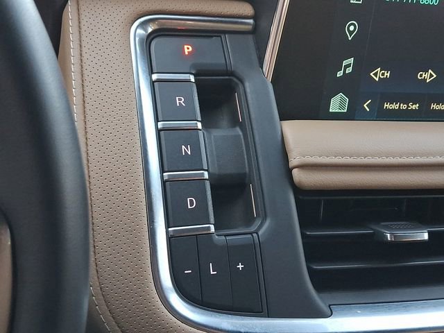 Used 2023 Chevrolet Tahoe Premier AWD/4WD image 15