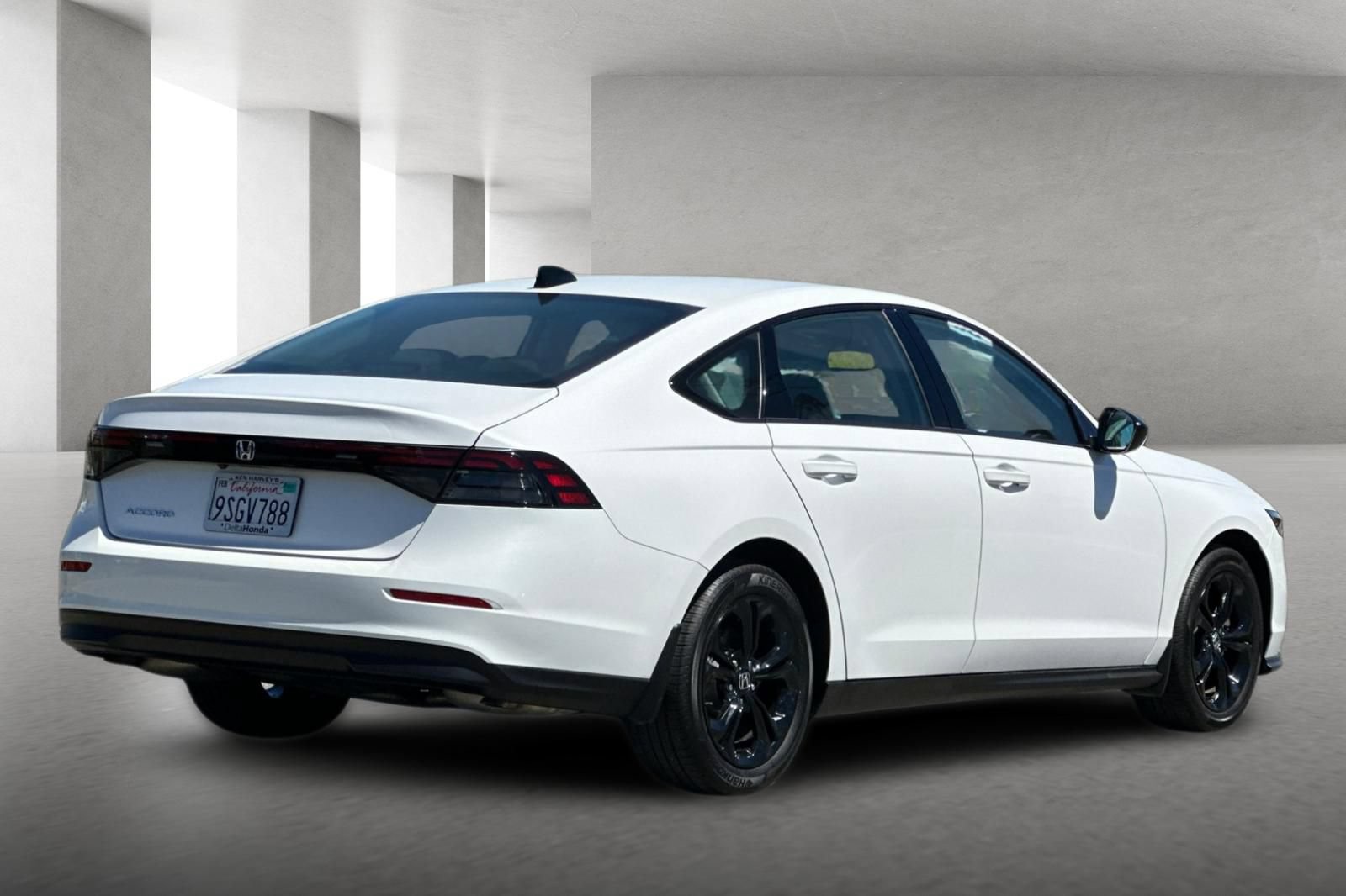 Certified 2025 Honda Accord SE image 4