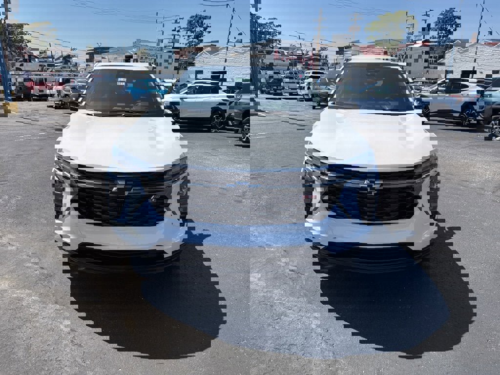 New 2025 Chevrolet Trax RS w/ Driver Confidence Package image 2