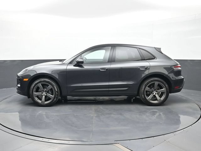 Certified 2025 Porsche Macan AWD/4WD image 2