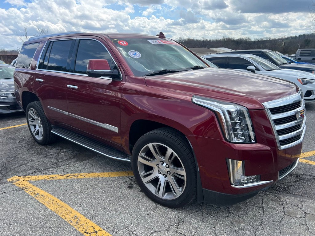 Used 2017 Cadillac Escalade Luxury image 2