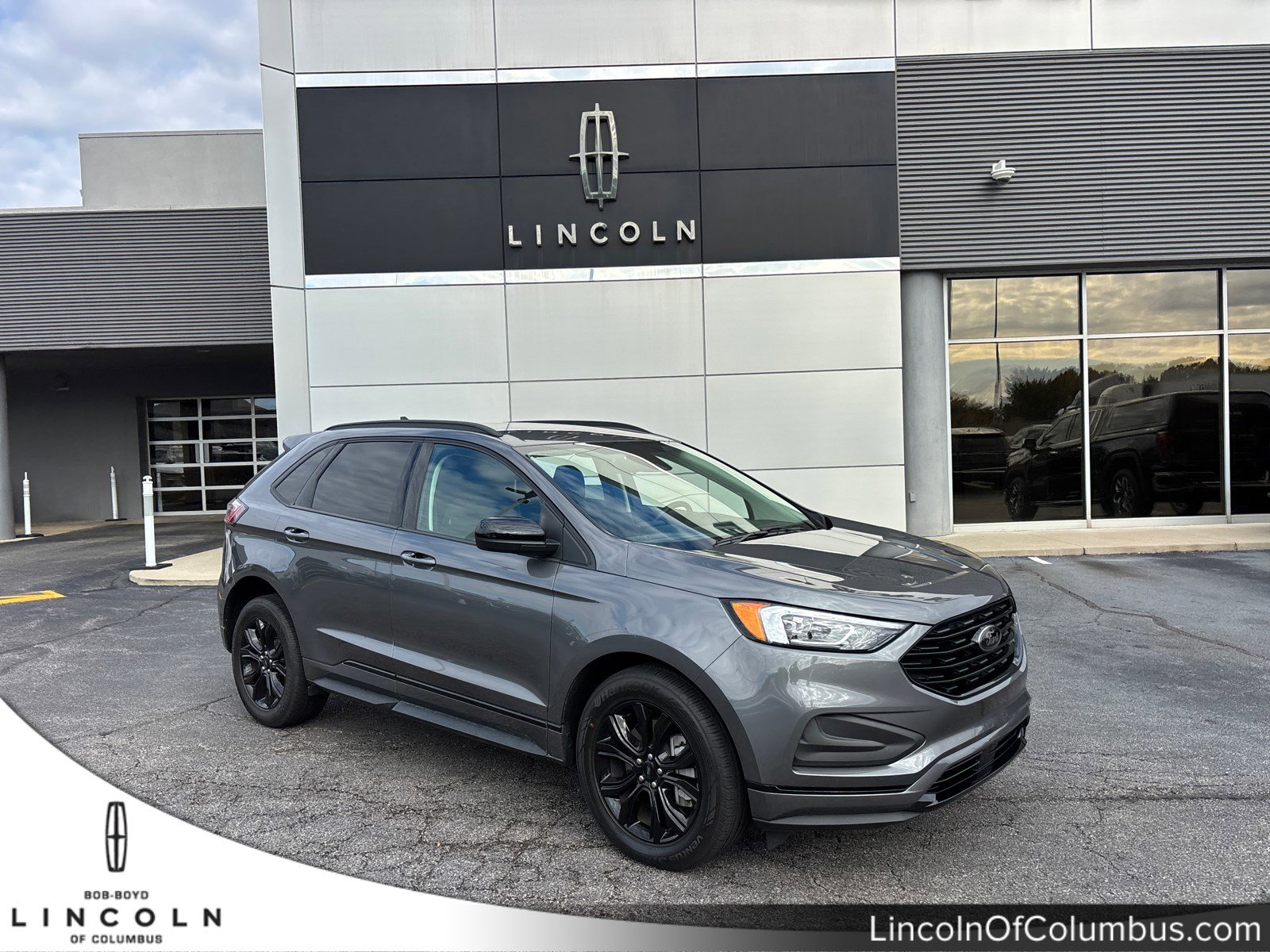 Used 2023 Ford Edge SE w/ Black Appearance Package image 1