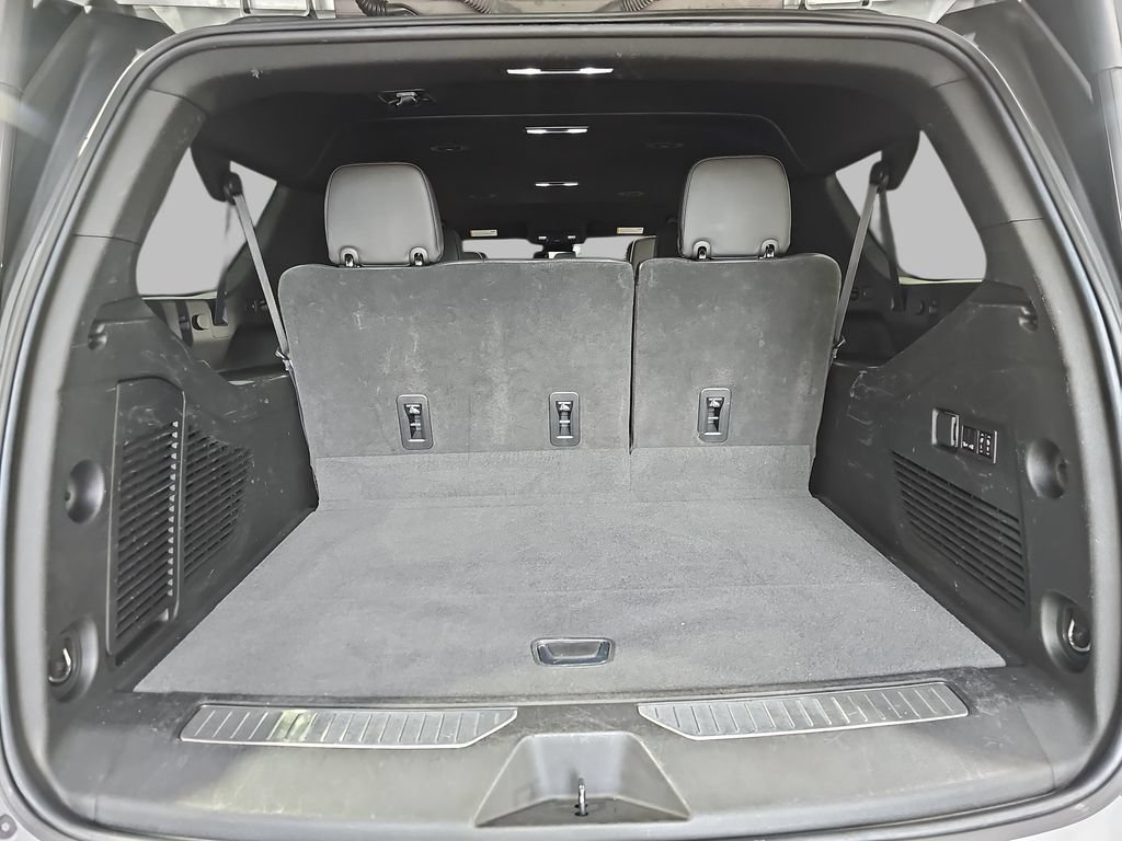 Certified 2023 Chevrolet Suburban Premier AWD/4WD image 17