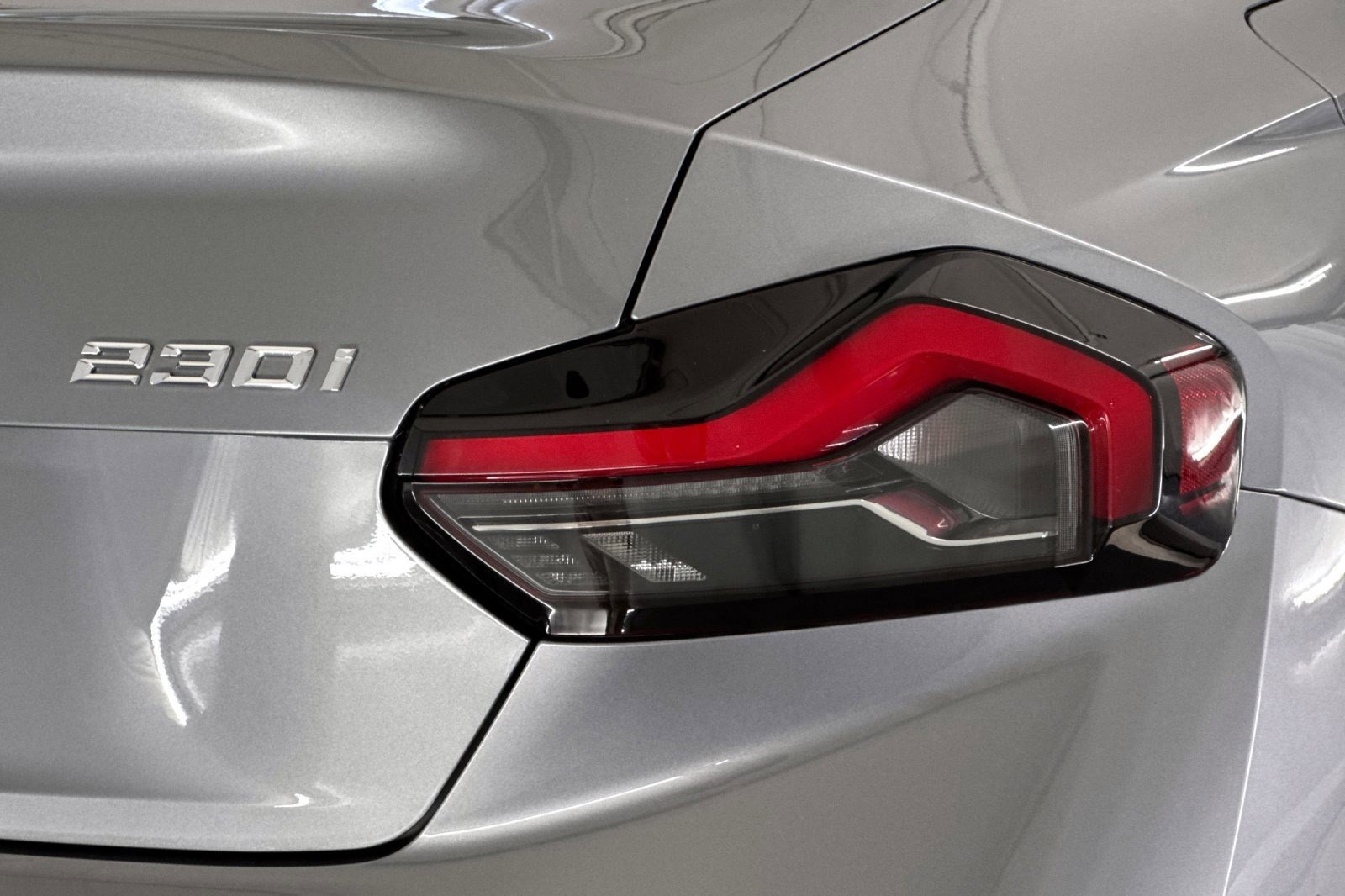 Used 2025 BMW 230i Coupe w/ Premium Package image 13