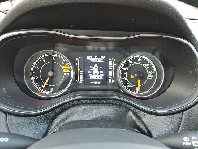 Used 2019 Jeep Cherokee Latitude Plus w/ Cold Weather Group image 23