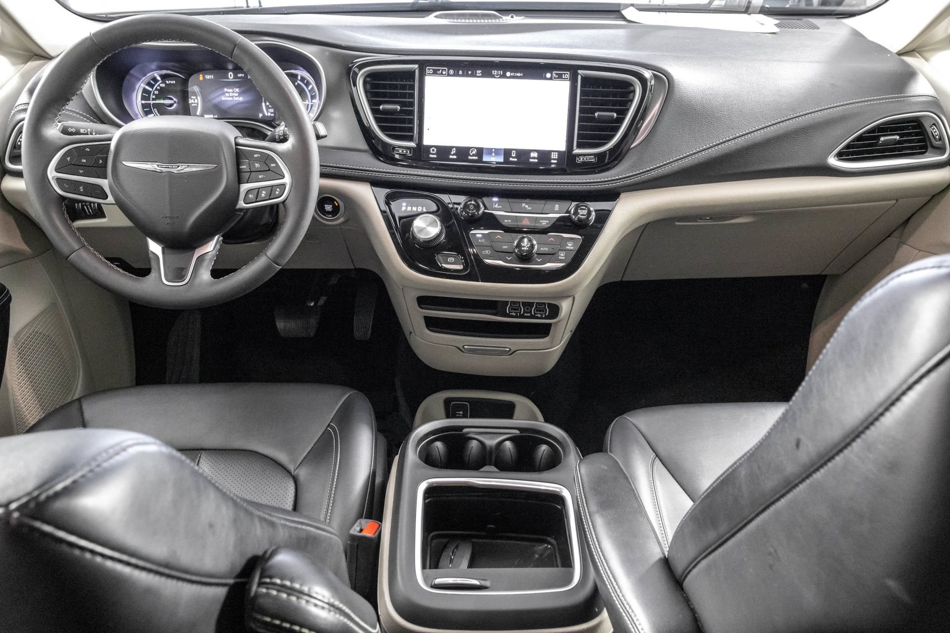 Used 2024 Chrysler Pacifica Limited FWD image 25
