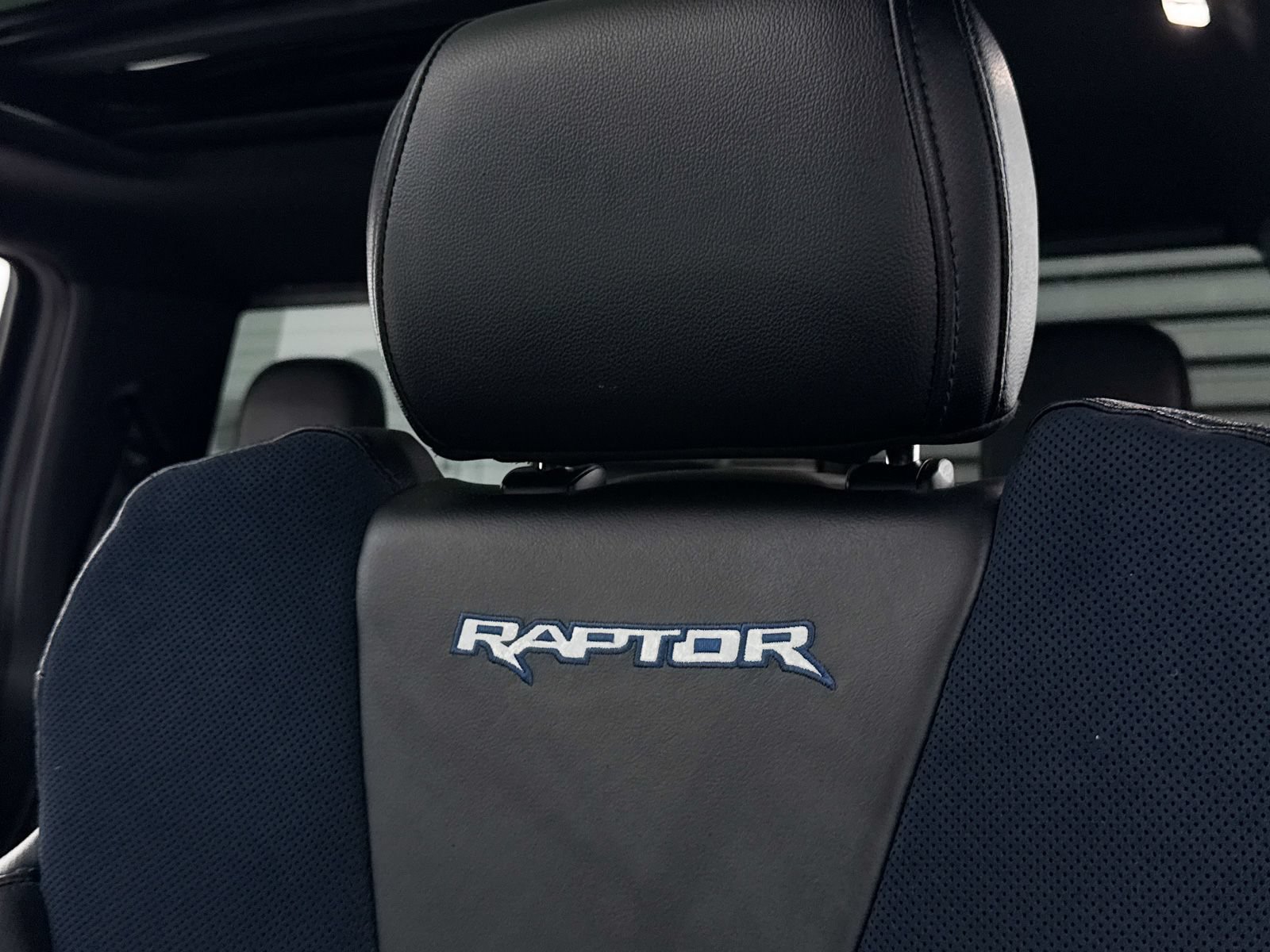Used 2020 Ford F150 Raptor w/ Equipment Group 802A Luxury AWD/4WD image 5