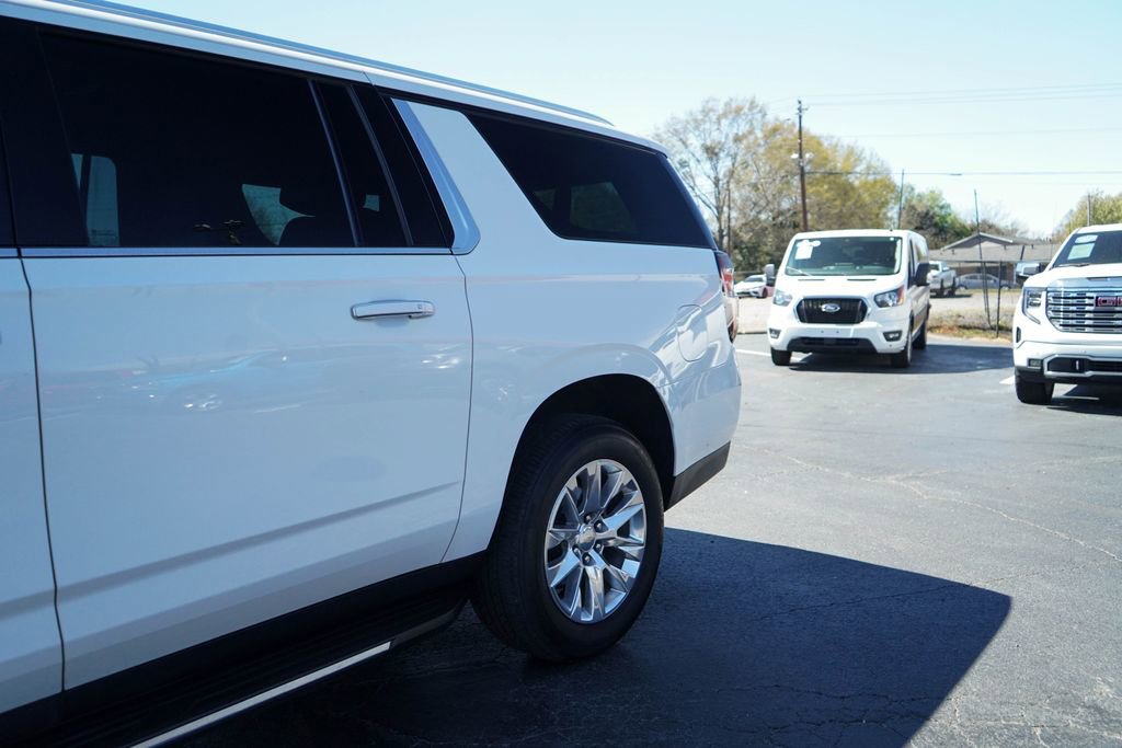 Used 2023 Chevrolet Suburban Premier RWD image 15