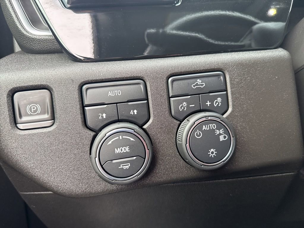 Used 2023 Chevrolet Silverado 1500 LT image 24