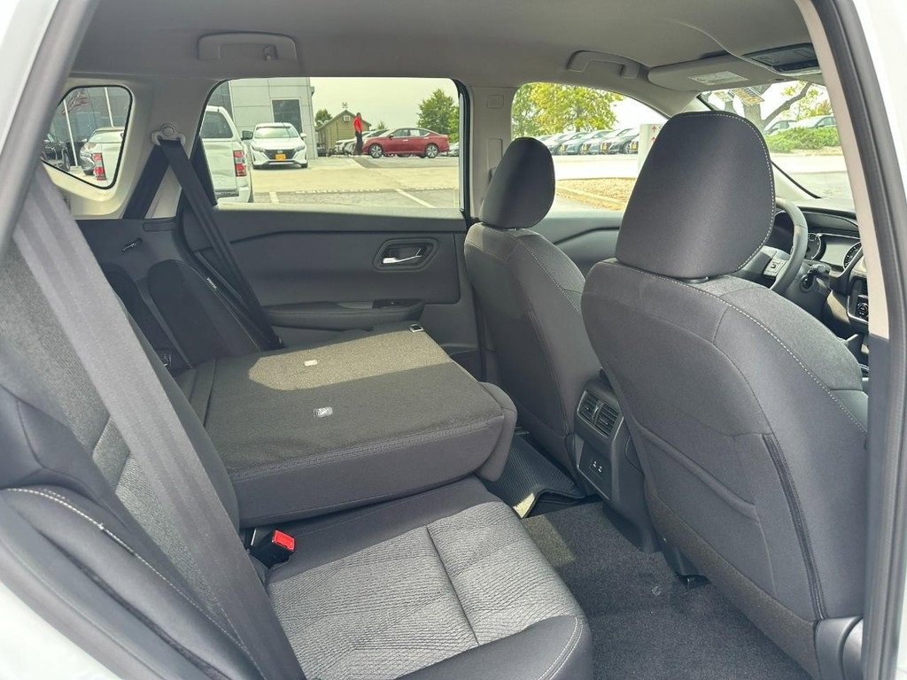 New 2026 Nissan Rogue SV image 4