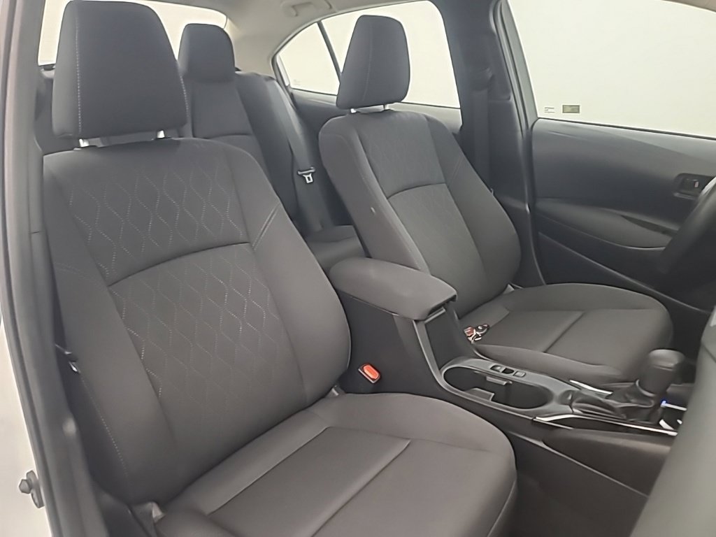 Used 2025 Toyota Corolla LE FWD image 17