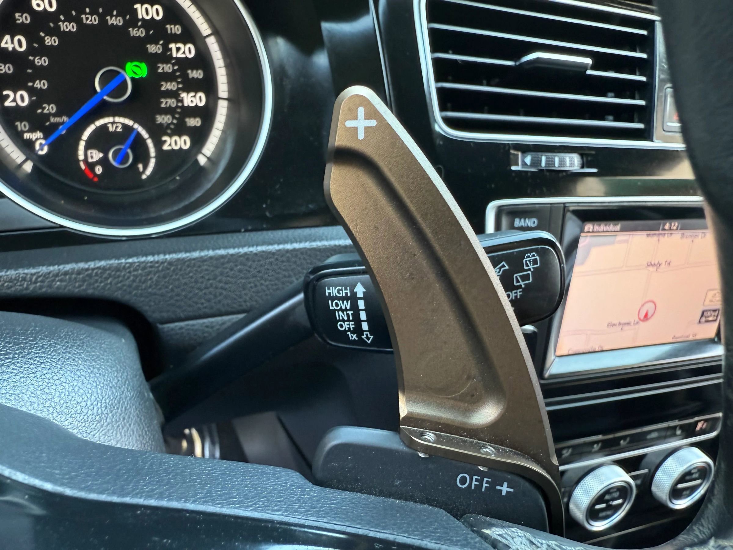 Used 2015 Volkswagen Golf R 4-Door image 25