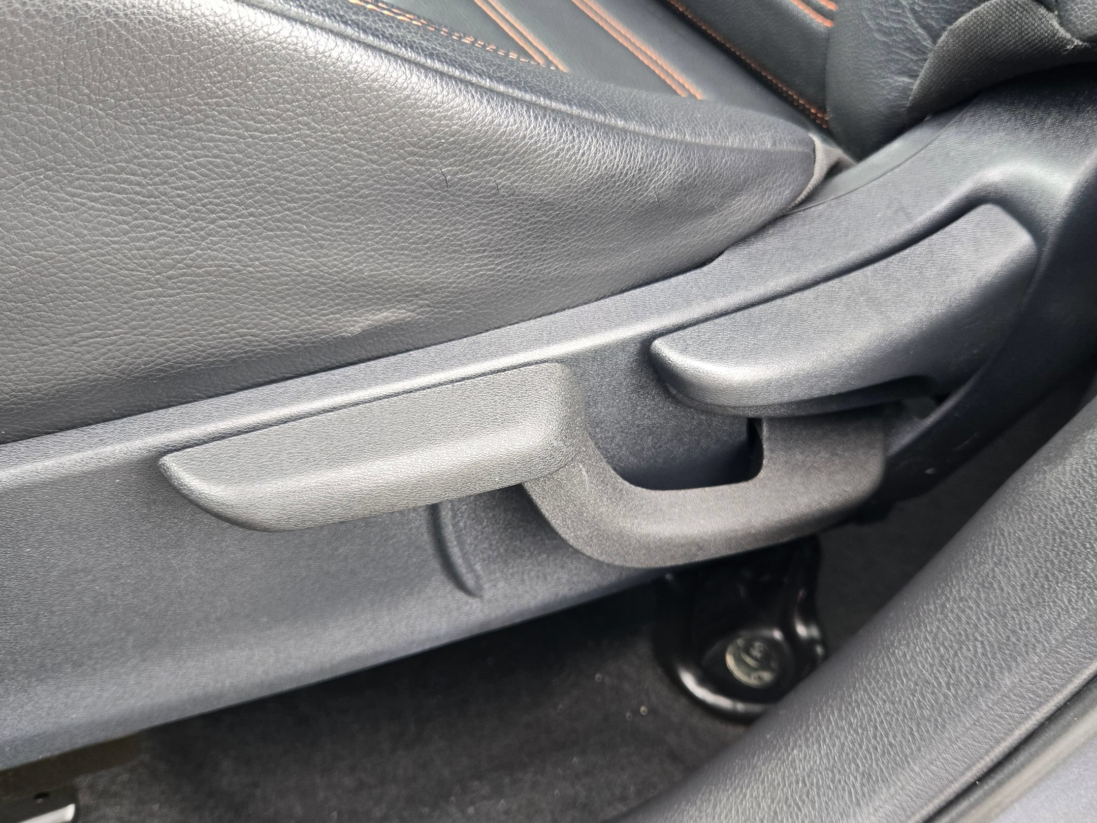 Used 2019 Nissan Kicks SR w/ SR Premium Package FWD image 23