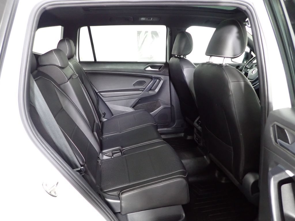 Used 2021 Volkswagen Tiguan SE R-Line AWD/4WD image 34