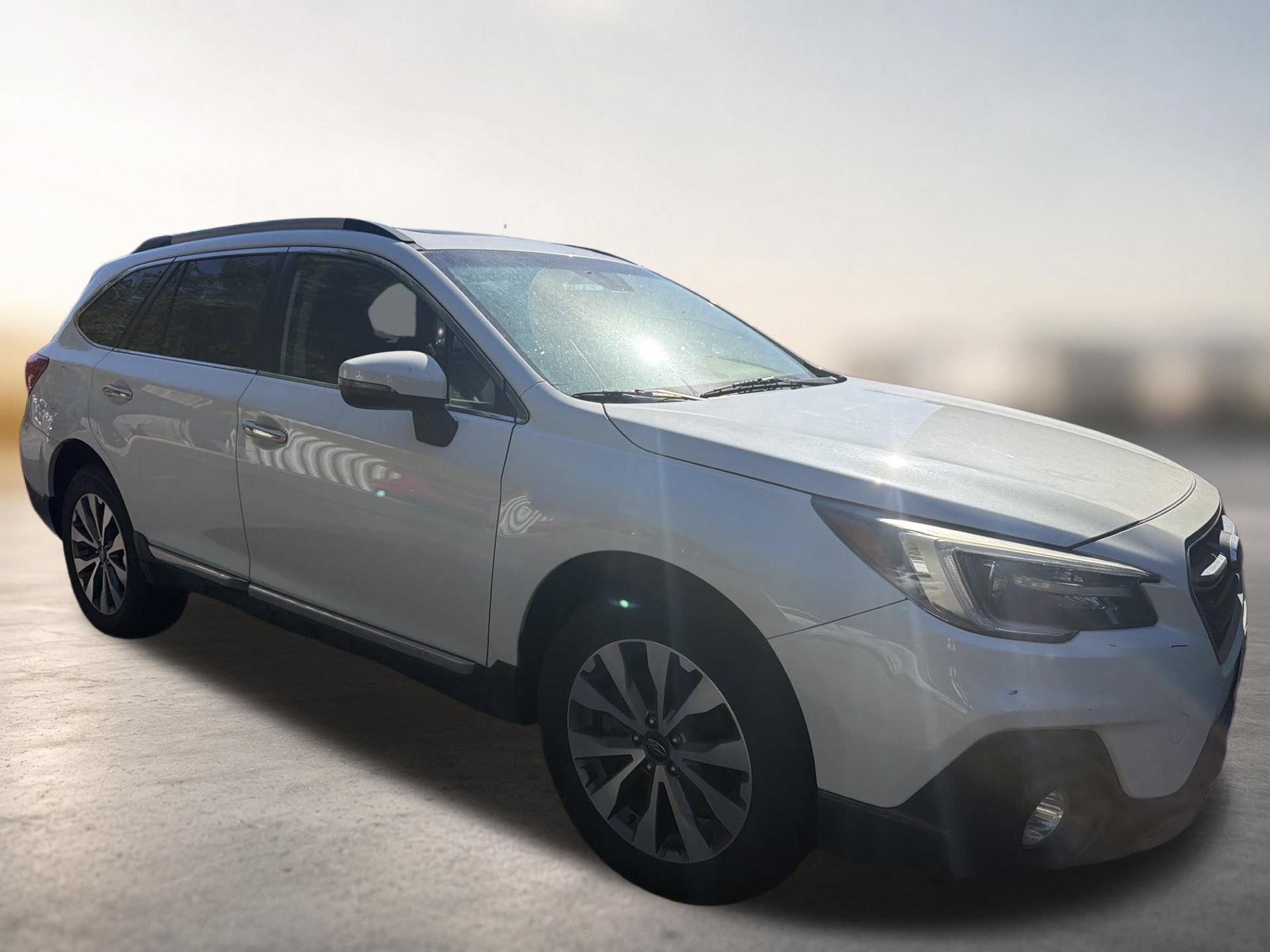 Used 2018 Subaru Outback 3.6R Touring AWD/4WD image 6