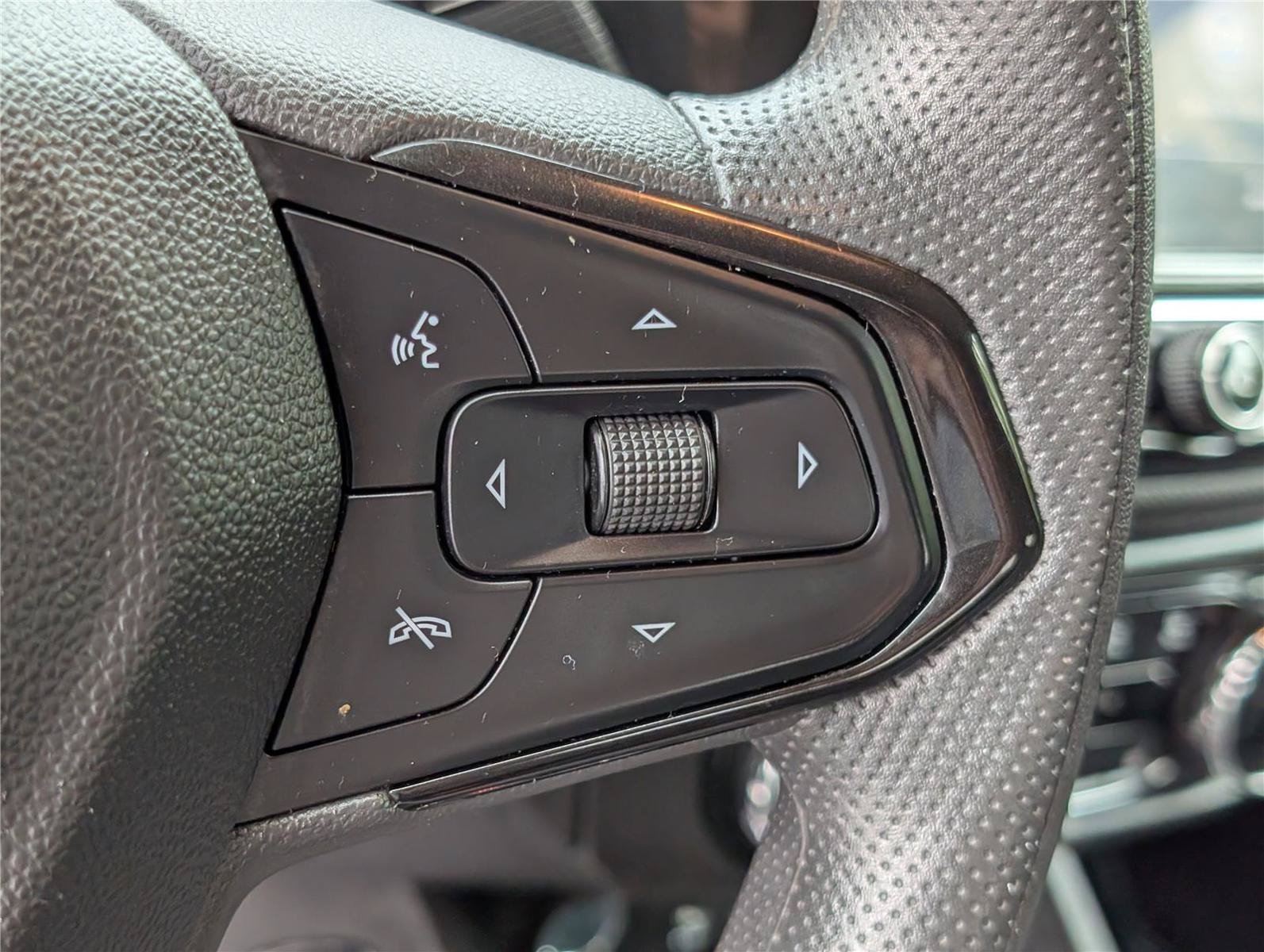 Used 2022 Chevrolet TrailBlazer LT w/ Convenience Package AWD/4WD image 23