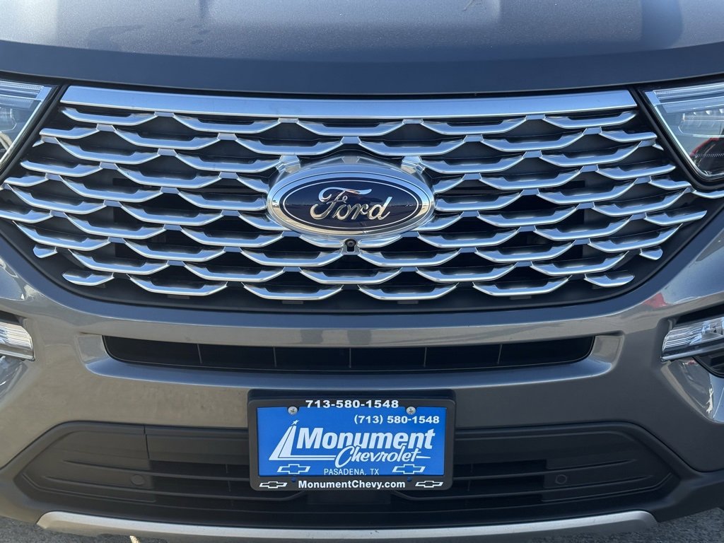 Used 2023 Ford Explorer Platinum w/ Technology Package image 4