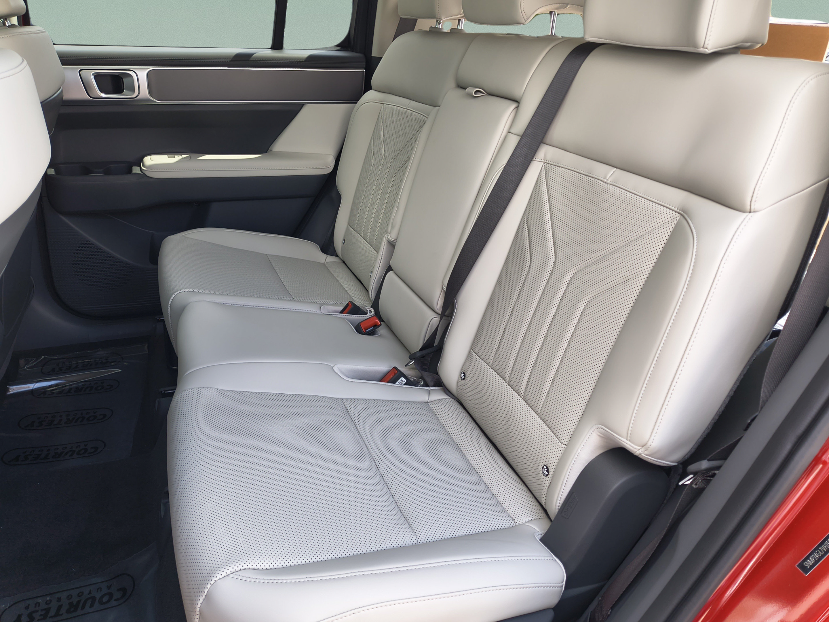 New 2027 Hyundai Santa Fe SEL FWD image 17