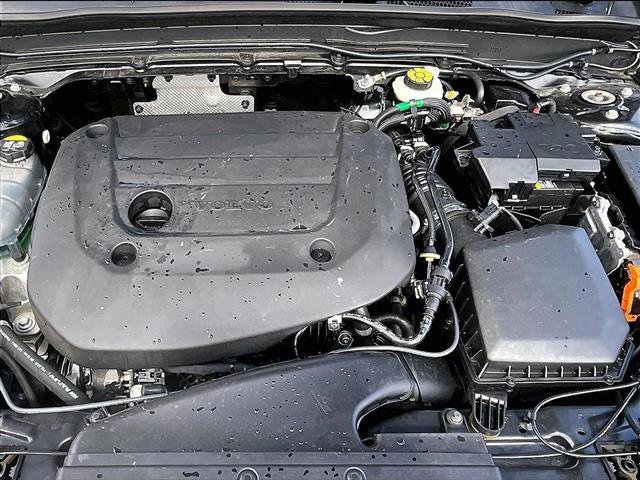 Used 2024 Volvo XC40 B5 Plus AWD/4WD image 11