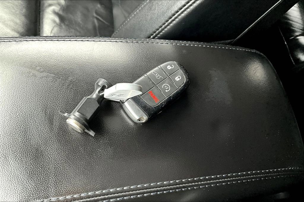 Used 2022 Jeep Grand Cherokee Limited image 12