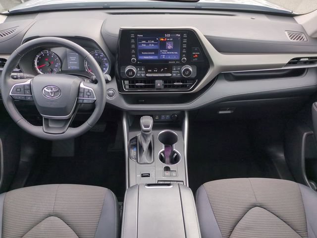 Used 2022 Toyota Highlander LE FWD image 16