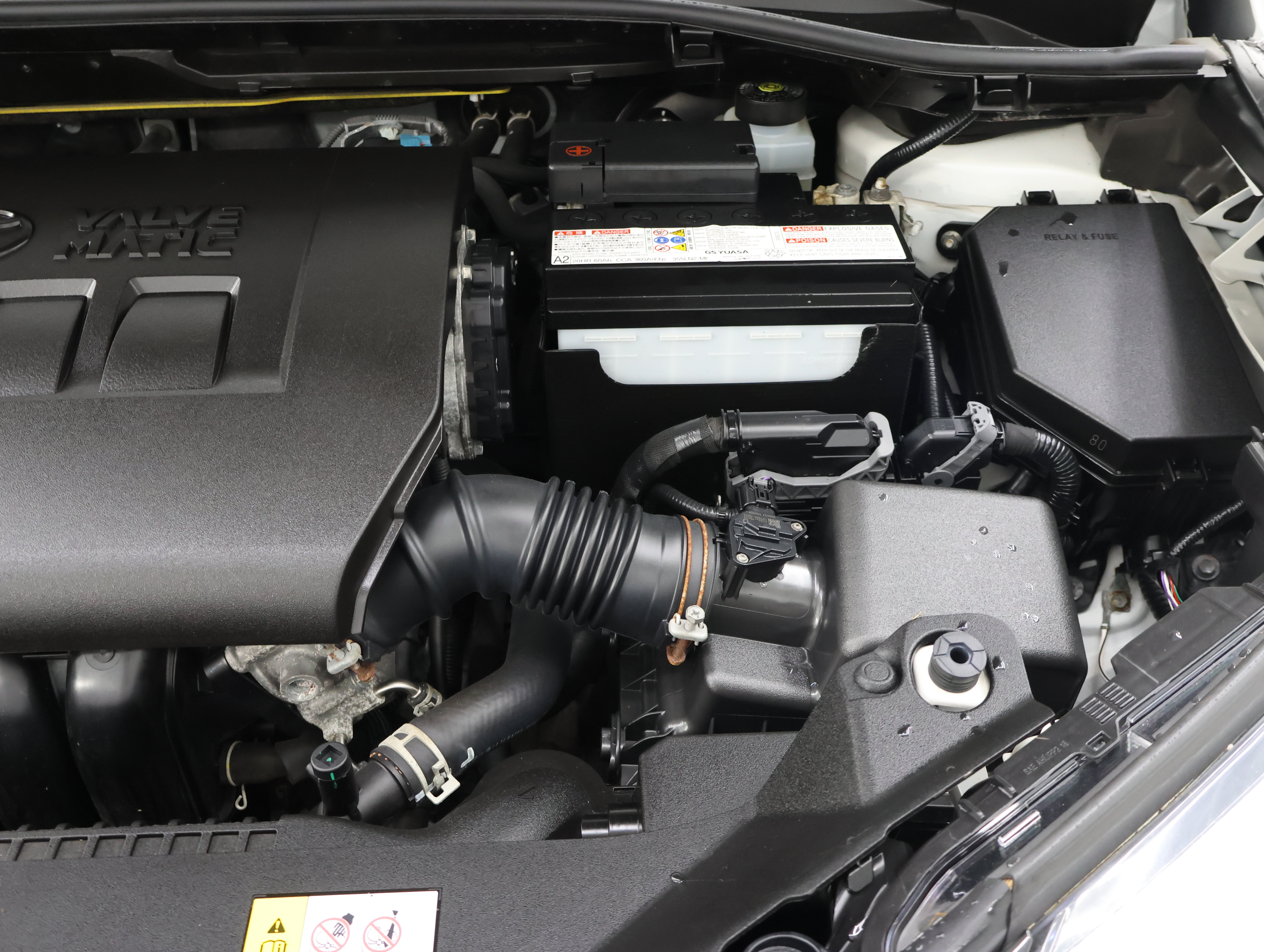 Used 2020 Toyota C-HR XLE FWD image 17
