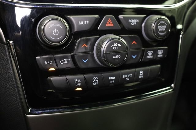 Used 2019 Jeep Grand Cherokee Altitude image 22