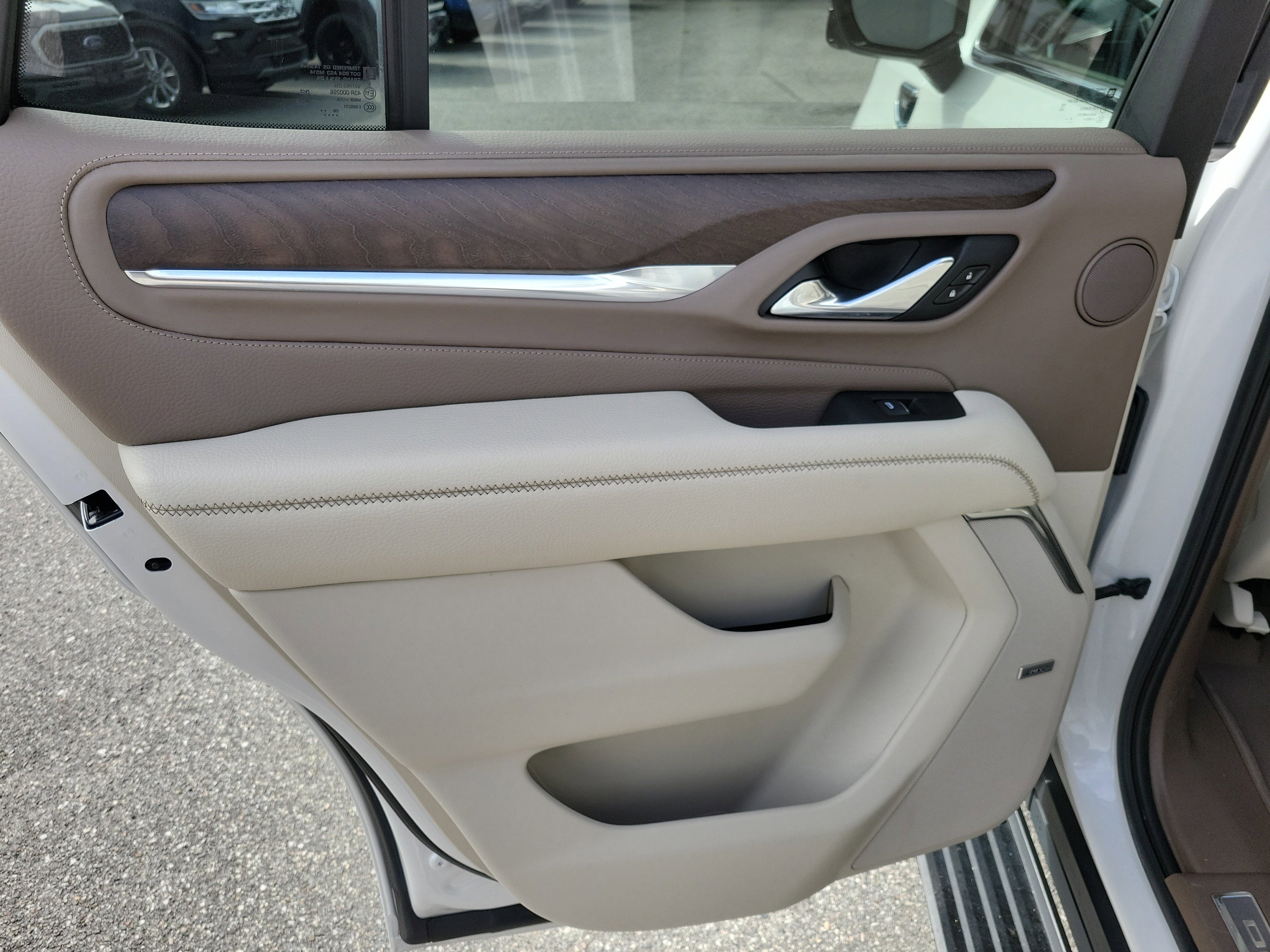 Used 2021 GMC Yukon Denali w/ Denali Premium Package image 25