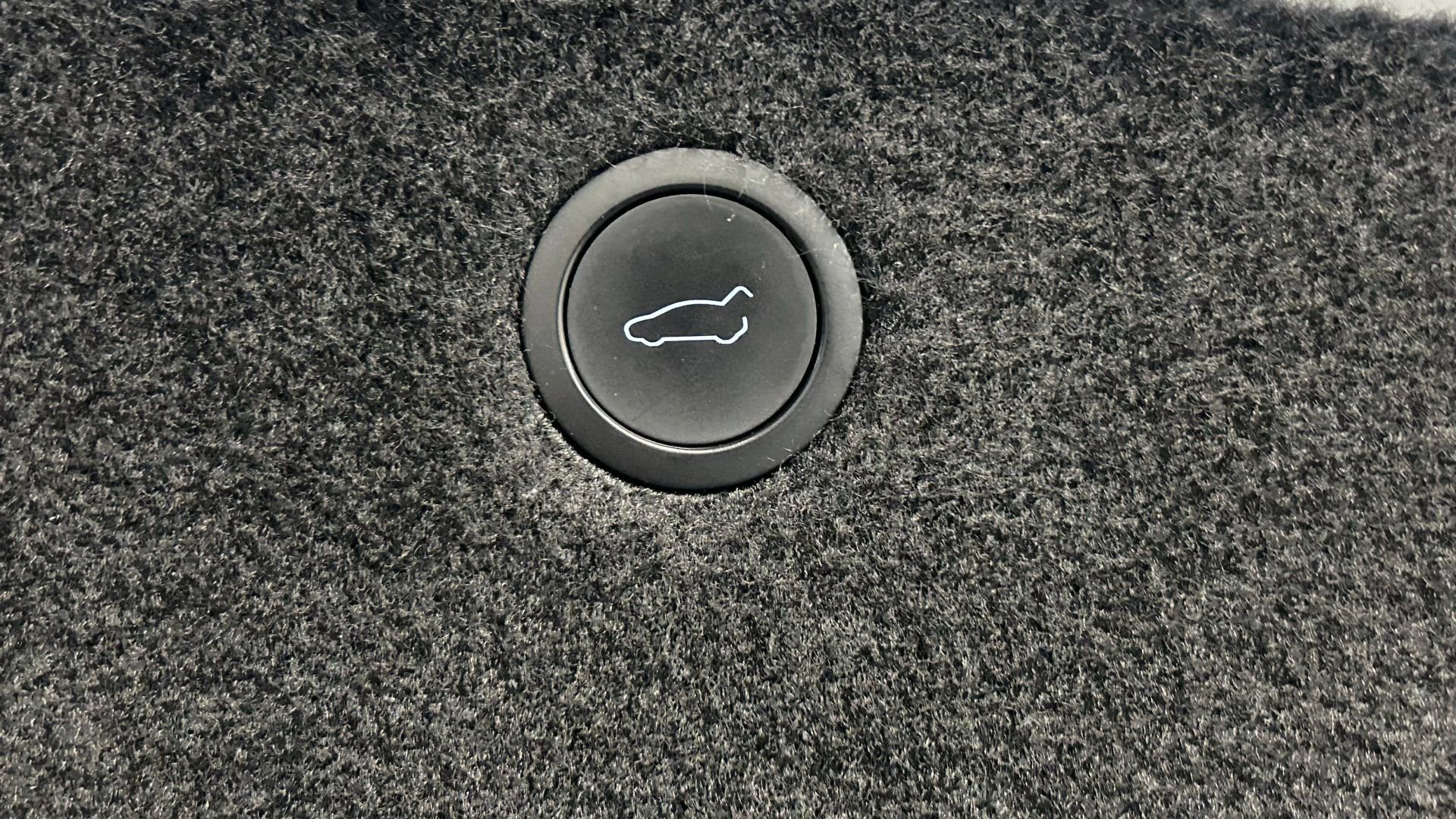 Used 2023 Tesla Model X Plaid image 29