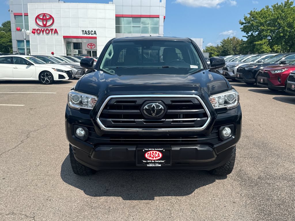 Used 2018 Toyota Tacoma SR5 AWD/4WD image 2