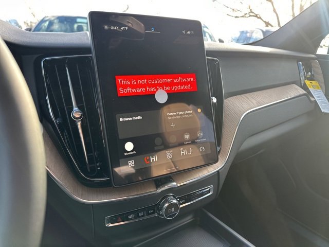 New 2026 Volvo XC60 B5 Plus w/ Protection Package Premier image 15