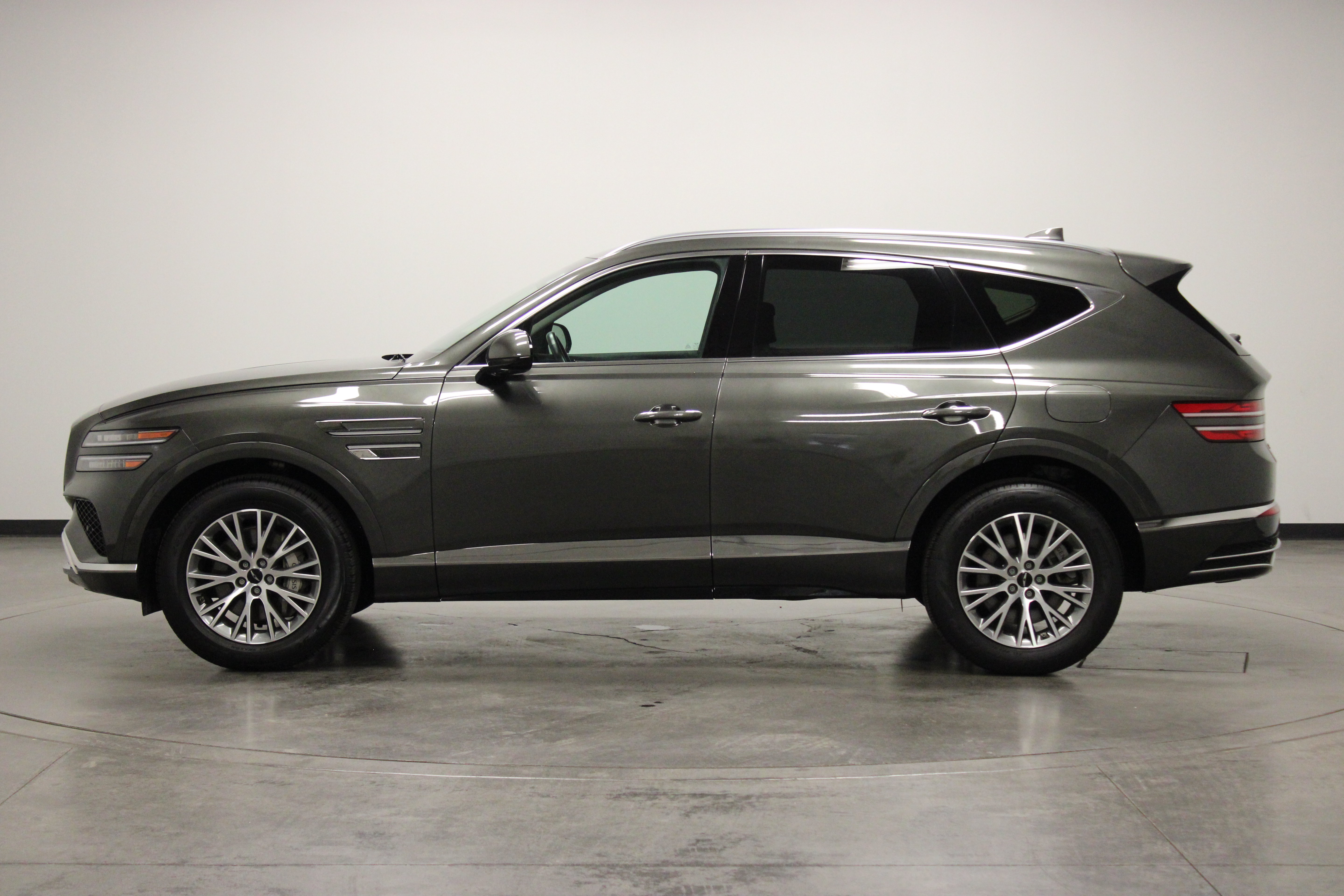 Used 2025 Genesis GV80 2.5T Standard AWD/4WD image 5