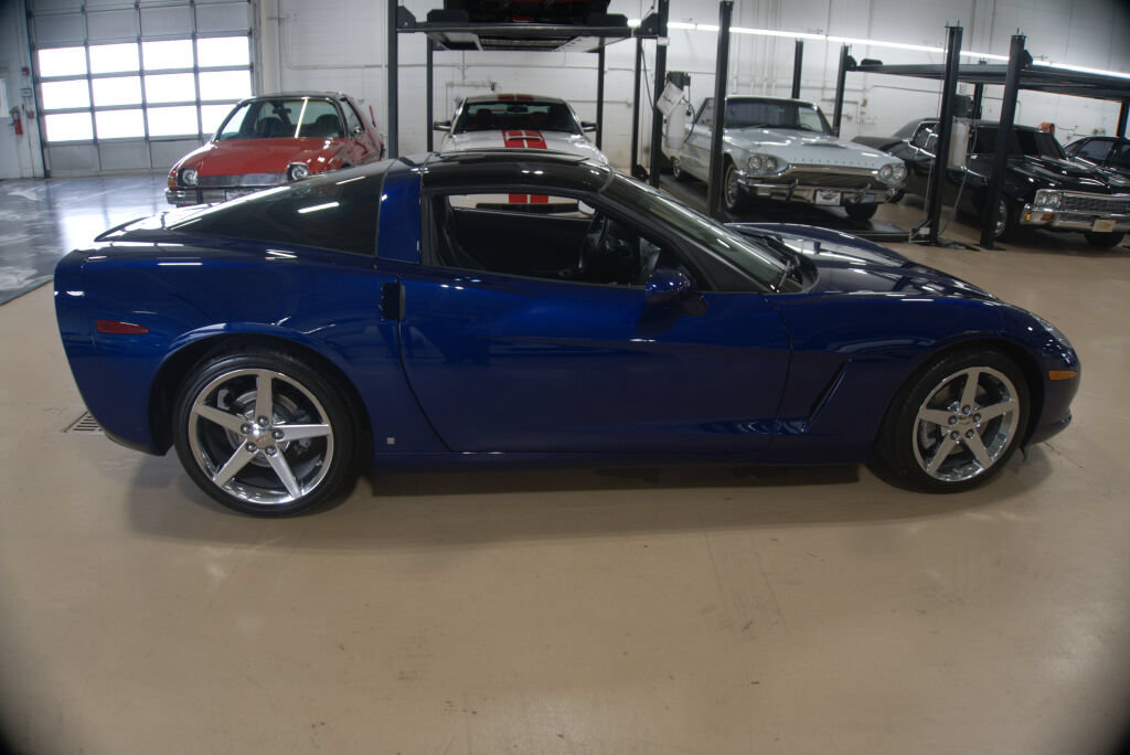 Used 2007 Chevrolet Corvette Coupe w/ Preferred Equipment Group RWD image 7