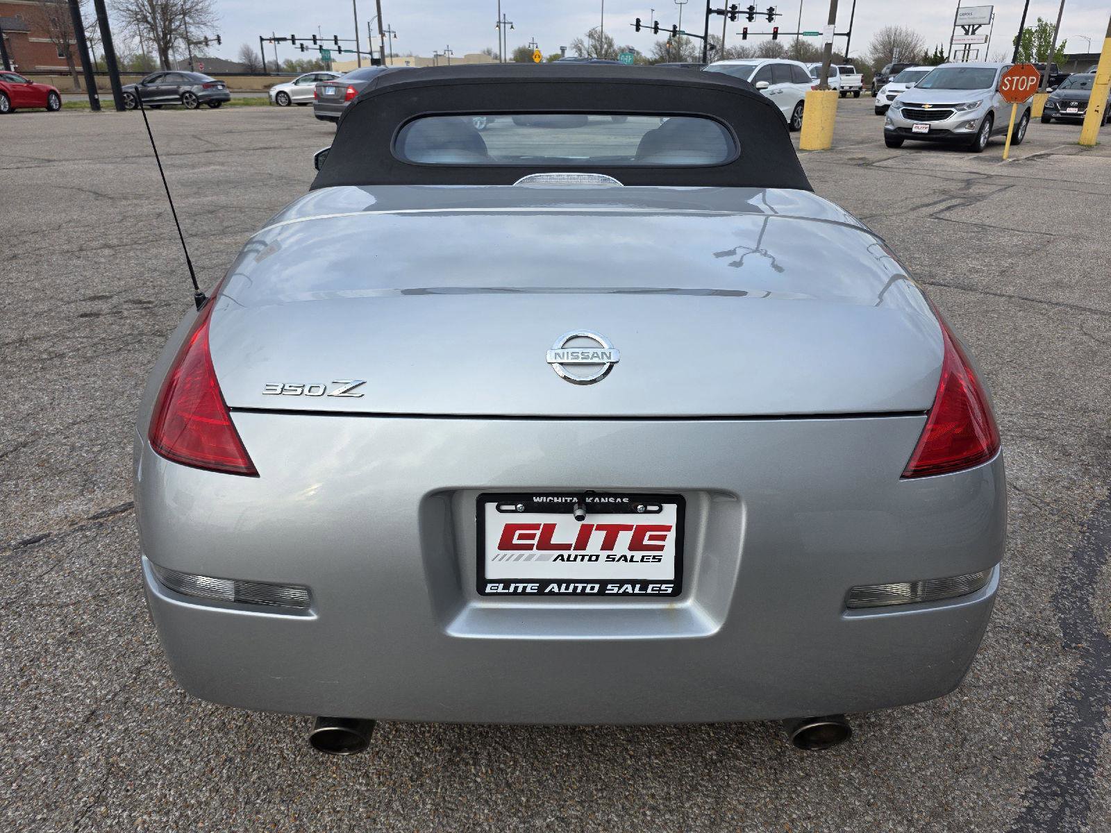 Used 2005 Nissan 350Z Touring RWD image 14