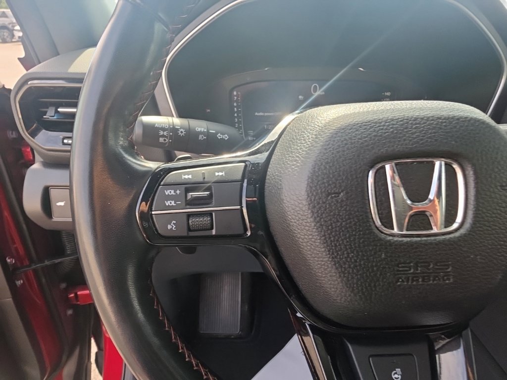 Certified 2025 Honda Pilot Black Edition image 18