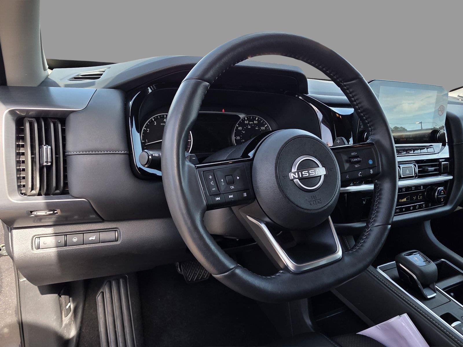 Used 2025 Nissan Pathfinder SL w/ SL Premium Package FWD image 10