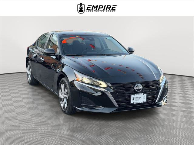 Used 2025 Nissan Altima 2.5 S image 1