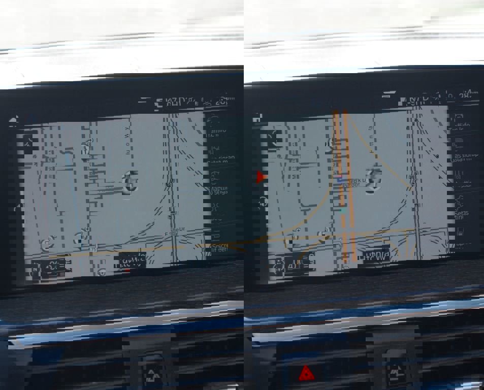 Used 2021 BMW X3 xDrive30i w/ Premium Package image 7