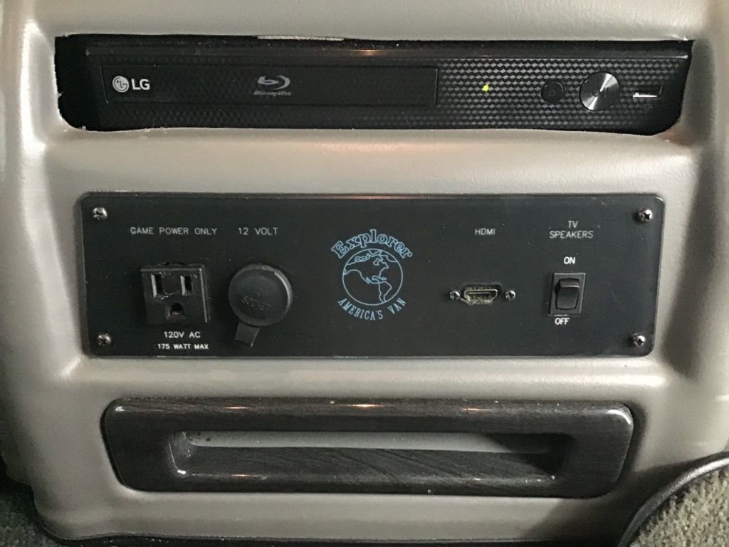 Used 2020 Chevrolet Express 2500 w/ Enhanced Convenience Package image 46