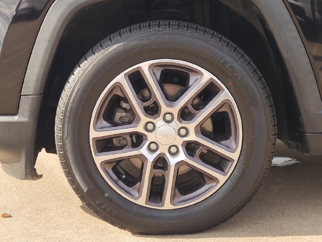Used 2019 Jeep Compass Latitude FWD image 8