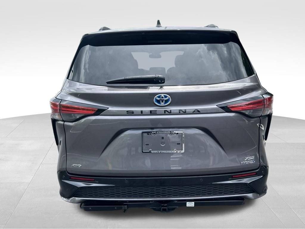 Certified 2021 Toyota Sienna XSE w/ XSE Plus Package AWD/4WD image 4