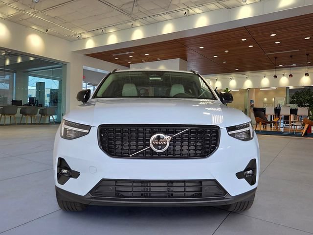 New 2026 Volvo XC40 B5 Plus w/ Protection Package Premier AWD/4WD image 5