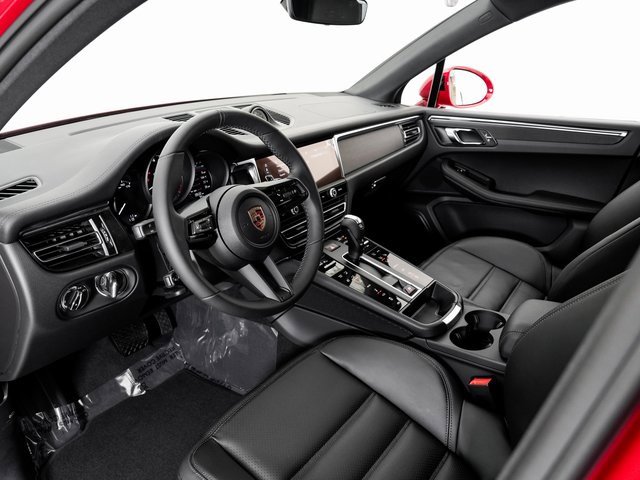 New 2026 Porsche Macan GTS image 4
