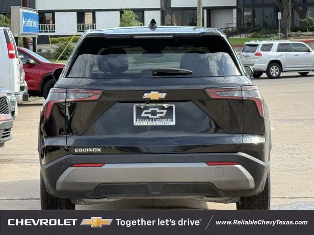 Used 2026 Chevrolet Equinox LT FWD image 8
